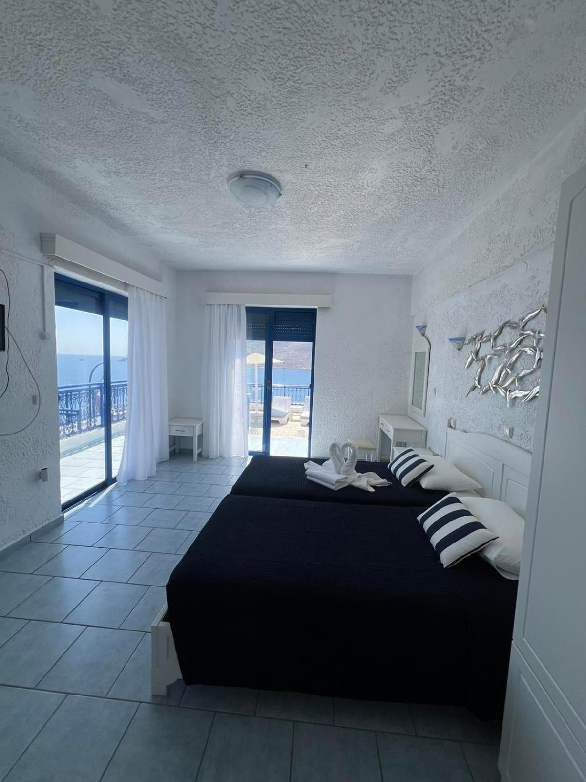 Marinas Studios Livadia  Ruang foto