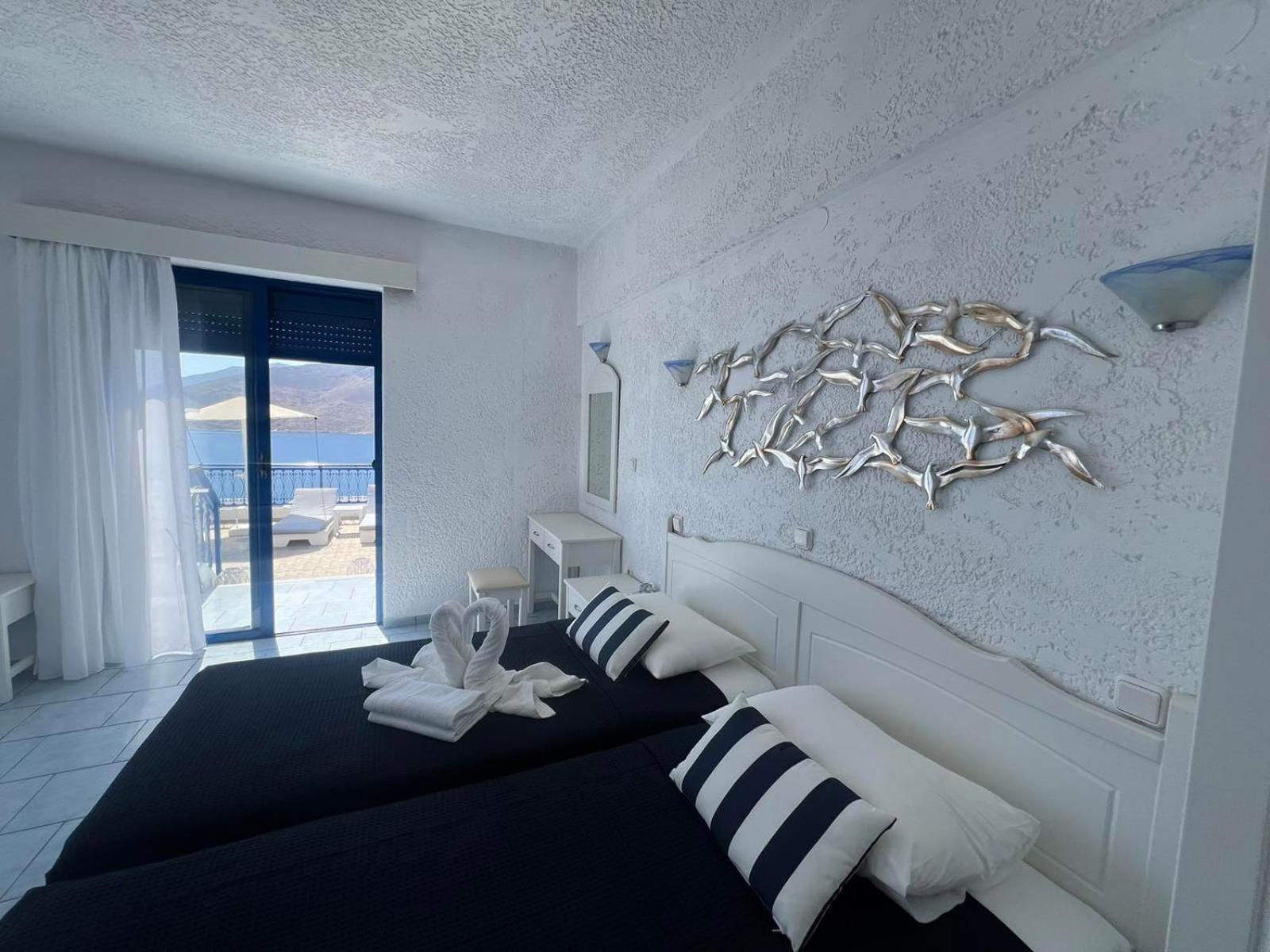 Marinas Studios Livadia  Ruang foto