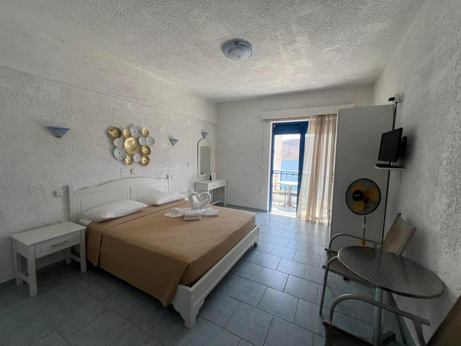 Marinas Studios Livadia  Bagian luar foto