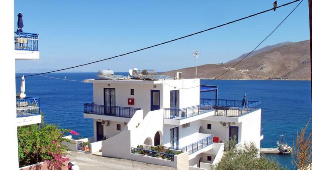 Marinas Studios Livadia  Bagian luar foto