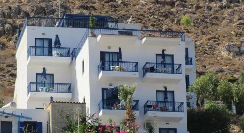 Marinas Studios Livadia  Bagian luar foto